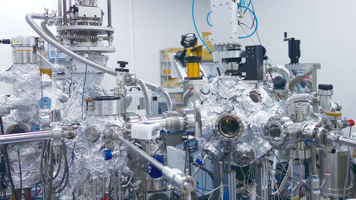 原子レベル成長制御による機能性物質創成