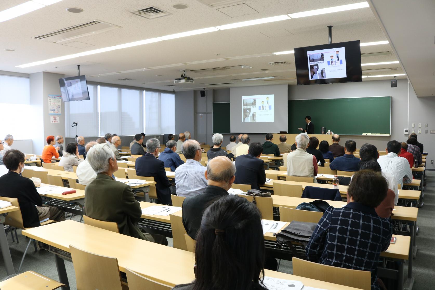 今年も公開市民大学講座を開催いたします。