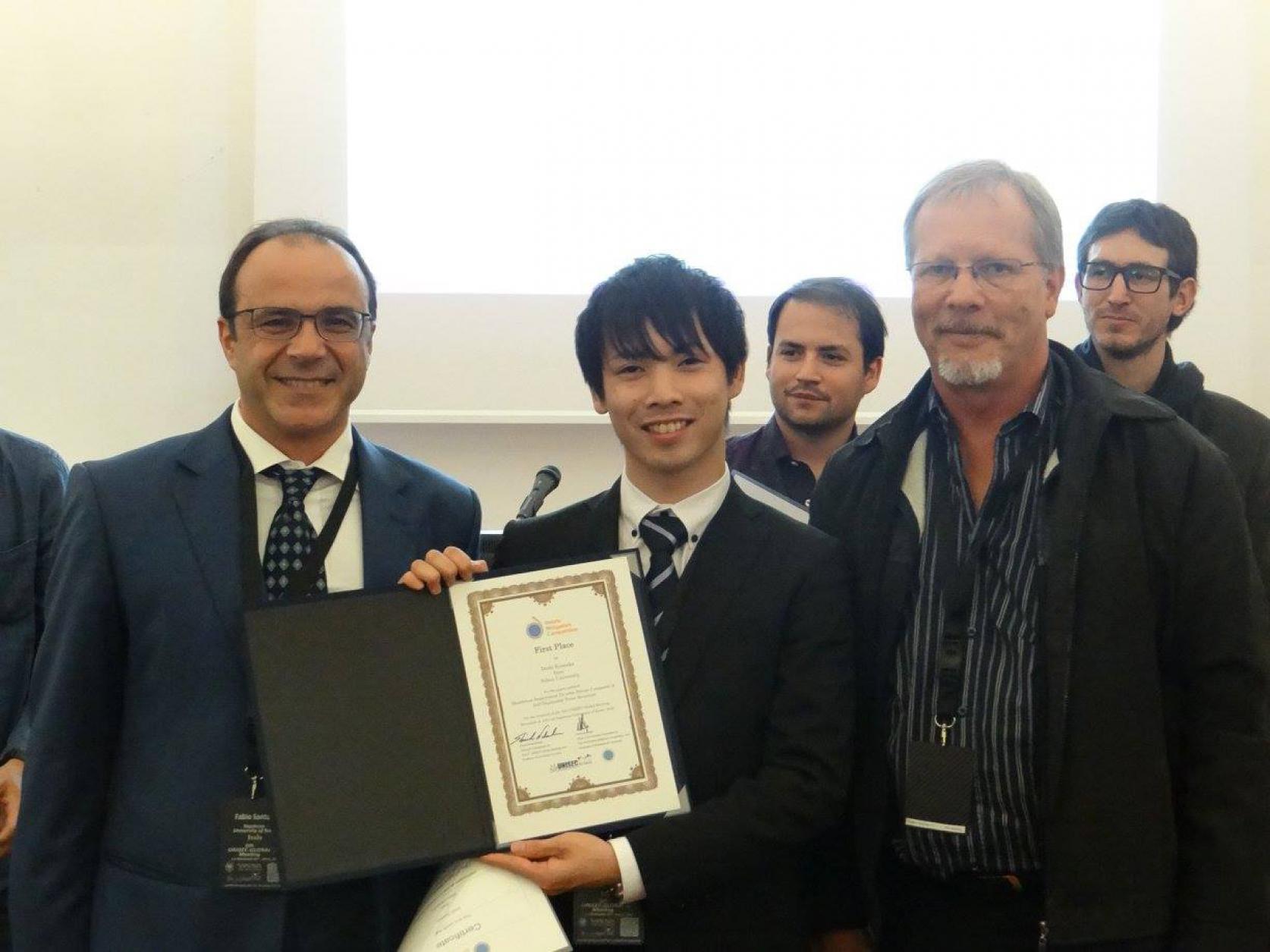 航空宇宙工学専攻 宮崎・山﨑研究室の高坂大樹さん、河原林大思さん、福永桃子さんが、国際コンペ Debris Mitigation Competition にて、1位を獲得しました。
