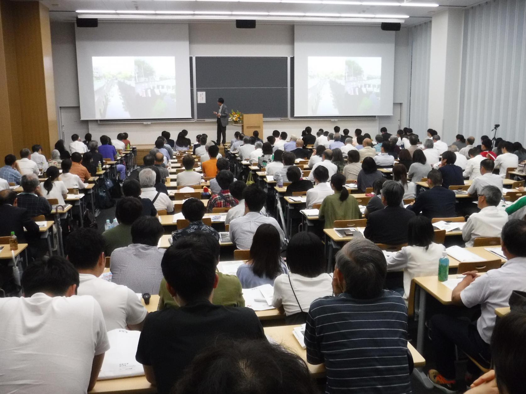 第３５回日本大学理工学部図書館公開講座が終了しました。