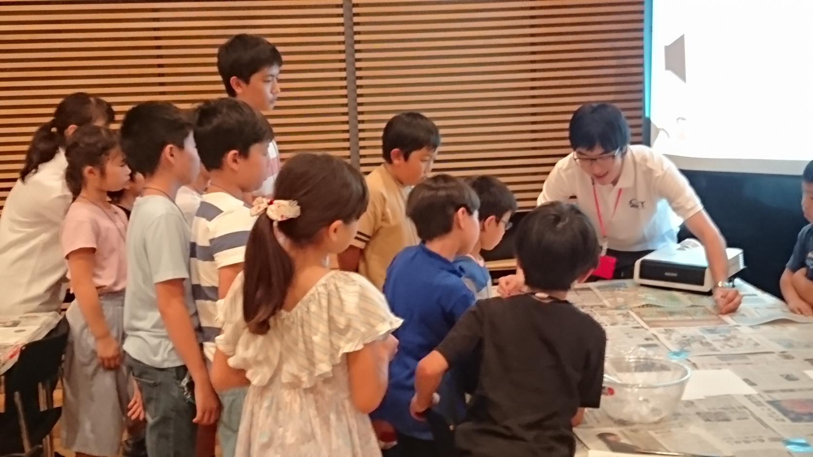 小学生のための夏休み「自由研究」教室　今年も元気な未来のエンジニア達で大変盛り上がりました。
