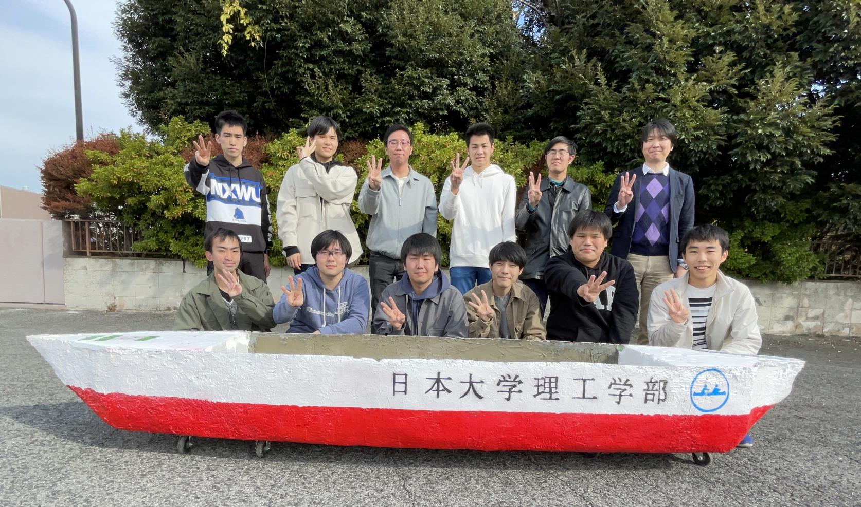 交通システム工学科 未来博士工房（交通まちづくり工房）コンクリートカヌープロジェクトが、第26回「土木系学生によるコンクリートカヌー大会」総合３位を受賞しました。