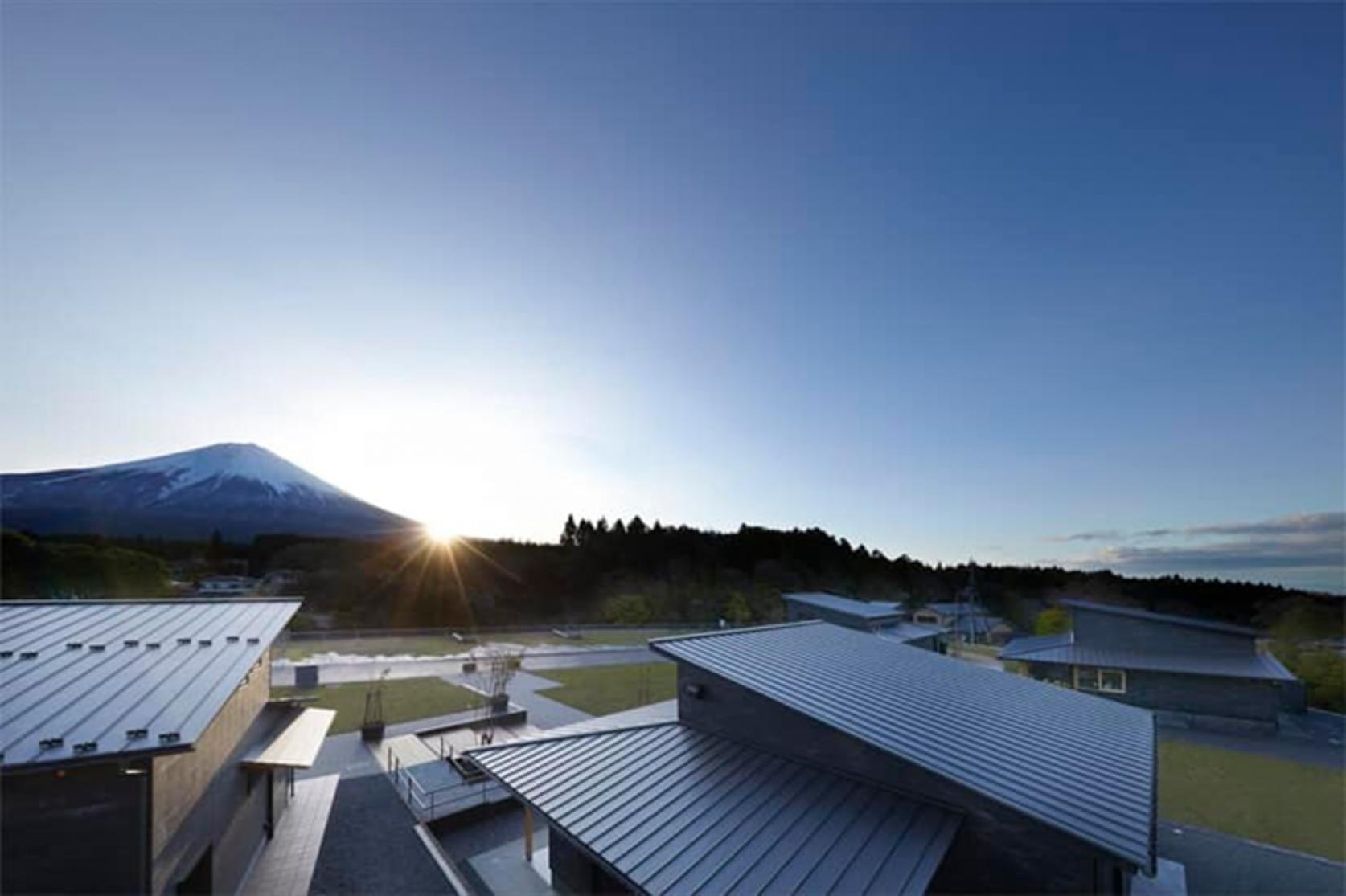 まちづくり工学科 落合正行助教らが計画・設計した「富士山・白糸ノ滝テラス」が静岡県「第14回静岡県景観賞受賞地区」の優秀賞（静岡県建築士会賞）を受賞しました。