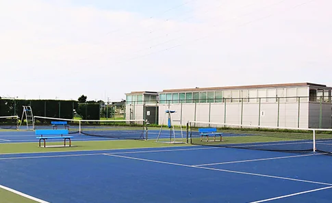 テニス場
