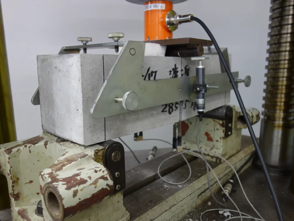 鋼繊維補強コンクリートの靭性試験