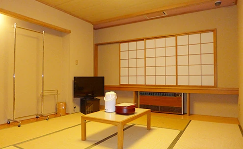 八海山セミナーハウス 和室部屋