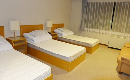 八海山セミナーハウス 洋室・トリプル部屋