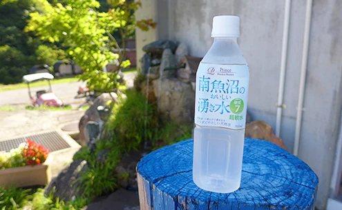 有名ホテルで客室用のペットボトルとして使用される八海山の湧き水