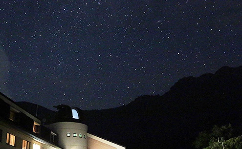 セミナーハウスの駐車場から見える満天の星