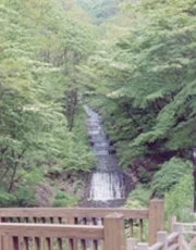 牛伏川フランス式流路工