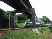 鉄道構造物（ラーメン橋脚）の例