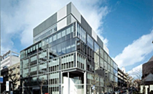 駿河台校舎 1号館(地震避難先)